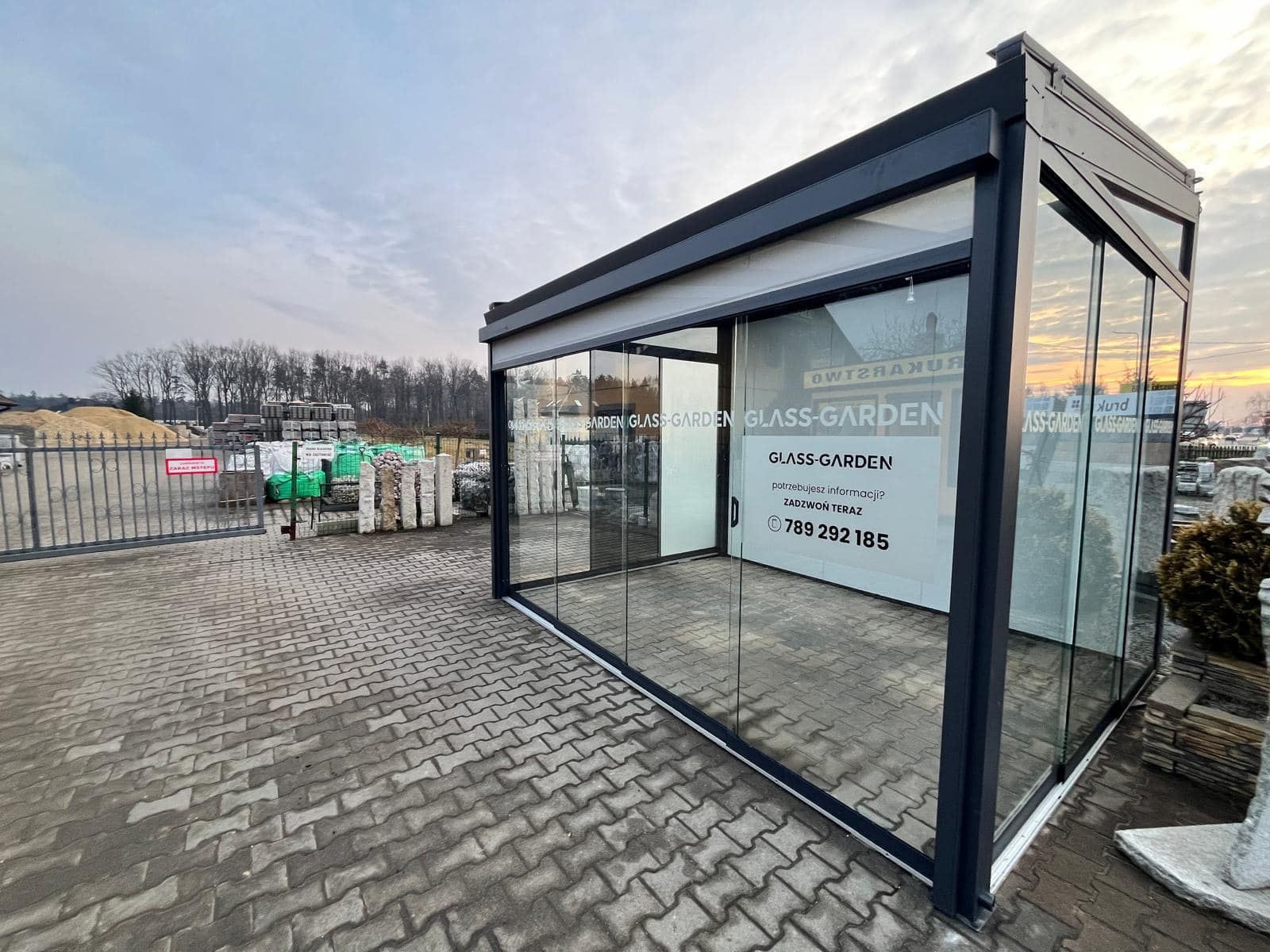 Plac Glass Garden - siedziba firmy w Żorach