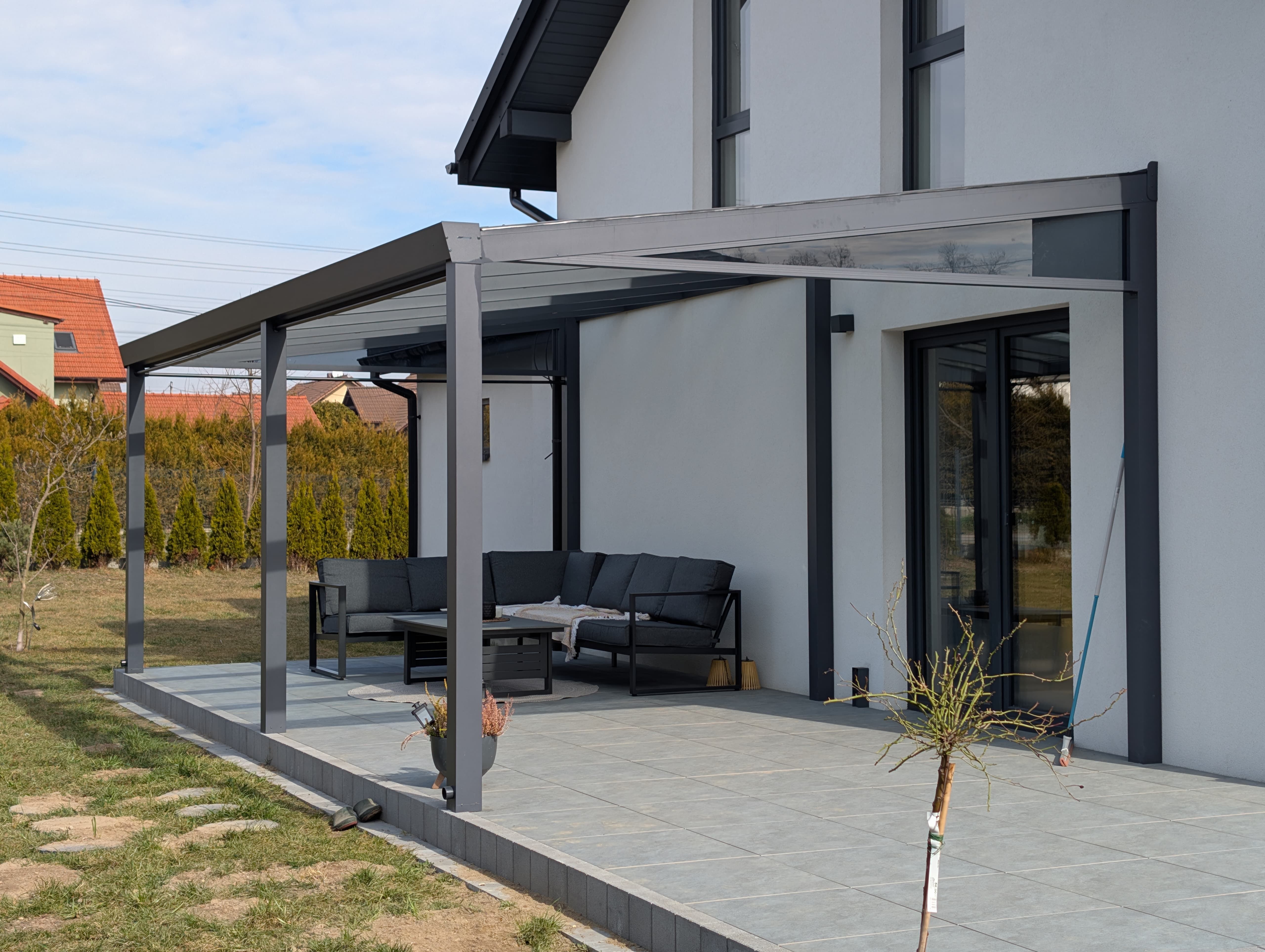 Zadaszenie tarasowe aluminiowe ze szklanym dachem – taras przy domu, Glass Garden Żory